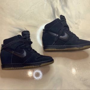 WOMENS NIKE SNEAKER WEDGES*